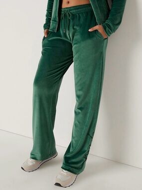 Victoria’s Secret/Pink Green Velvet Lounge Pants - Pull-On Comfort